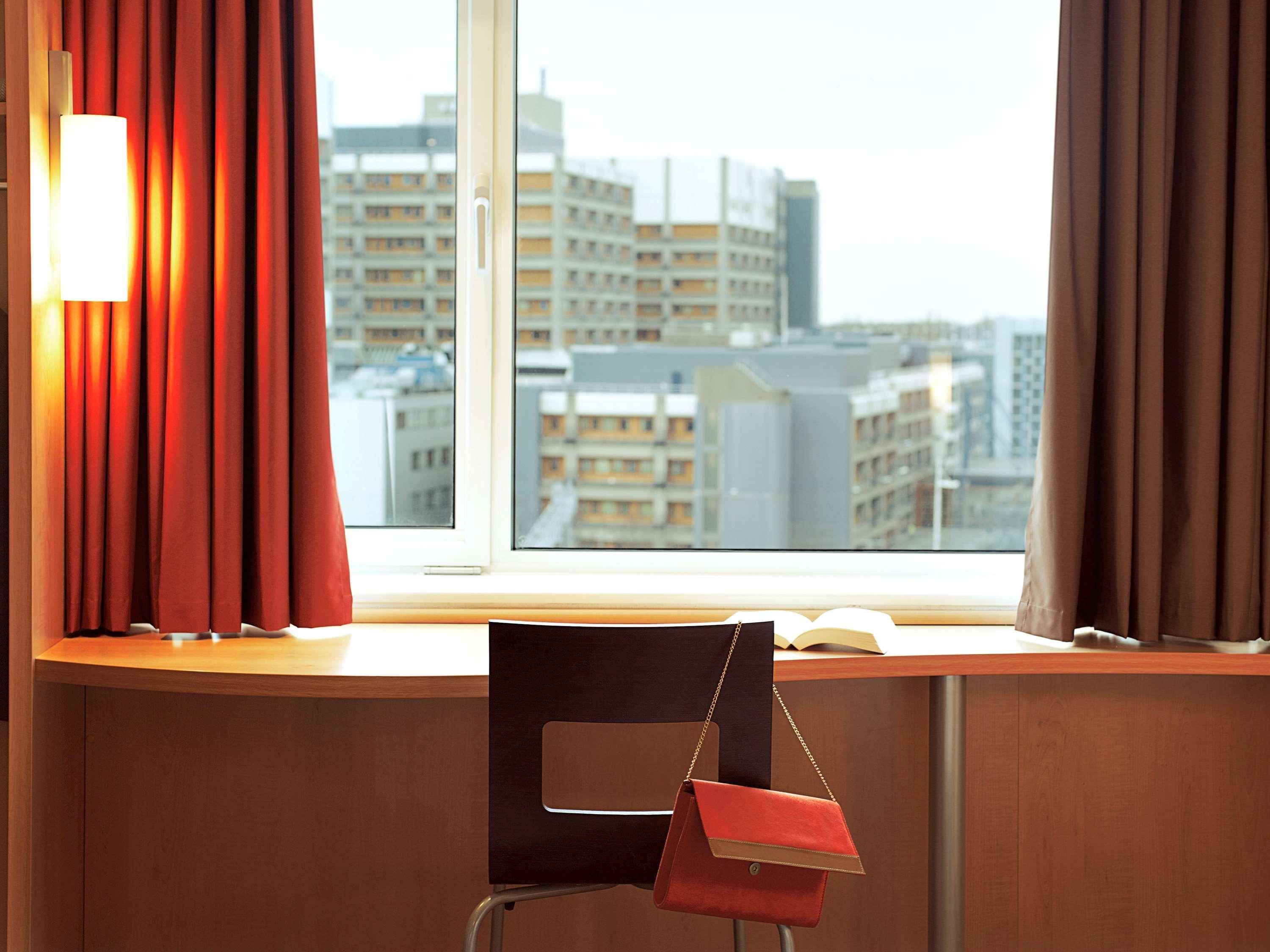 Ibis Jose Malhoa Hotel